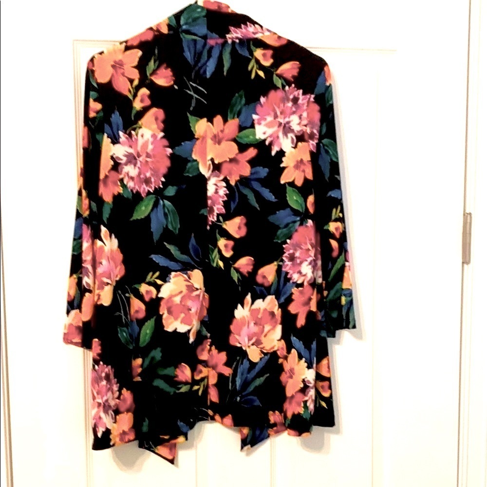 Travel Elements Floral Cardigan - Picture 2 of 5